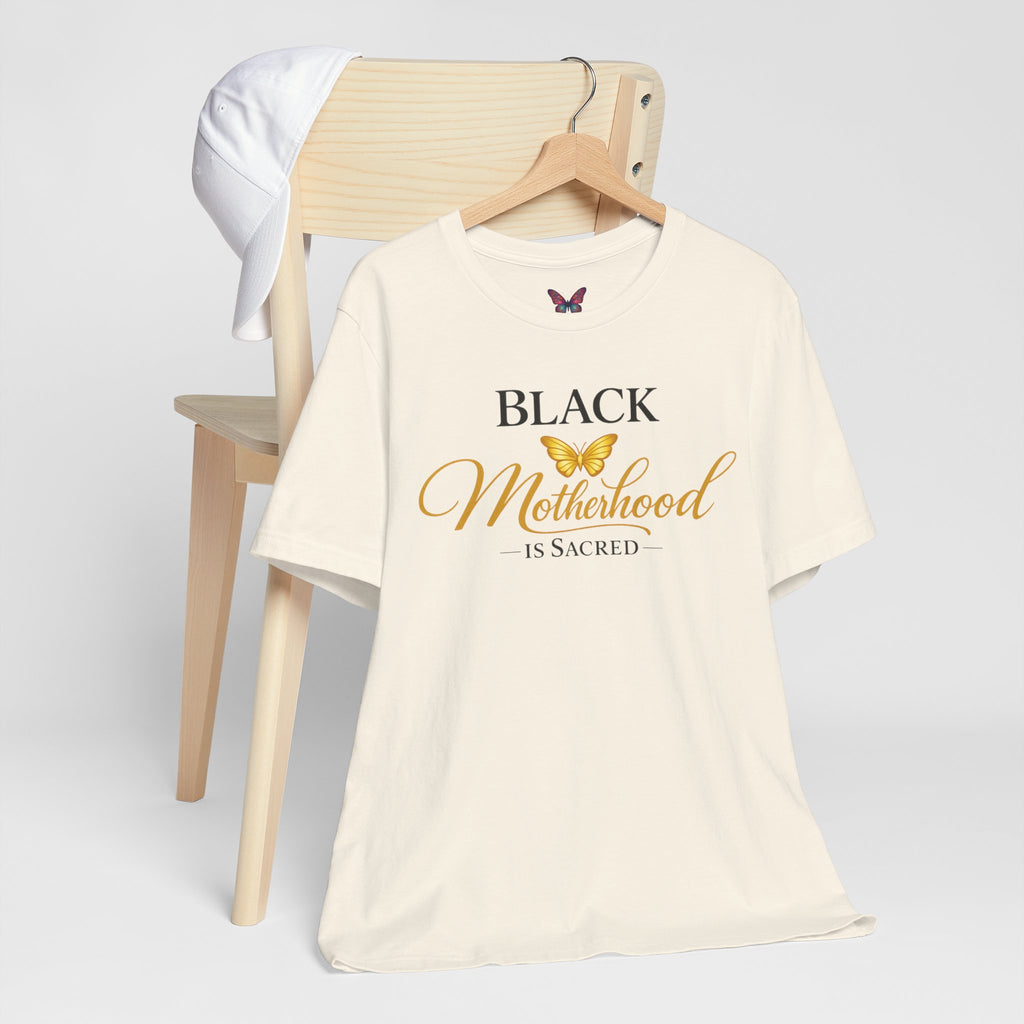 Camiseta "La maternidad negra es sagrada", camiseta para mamá con mariposa dorada